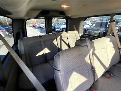 Used 2018 Chevrolet Express 2500 LT w/ LT Preferred Equipment Group image 27