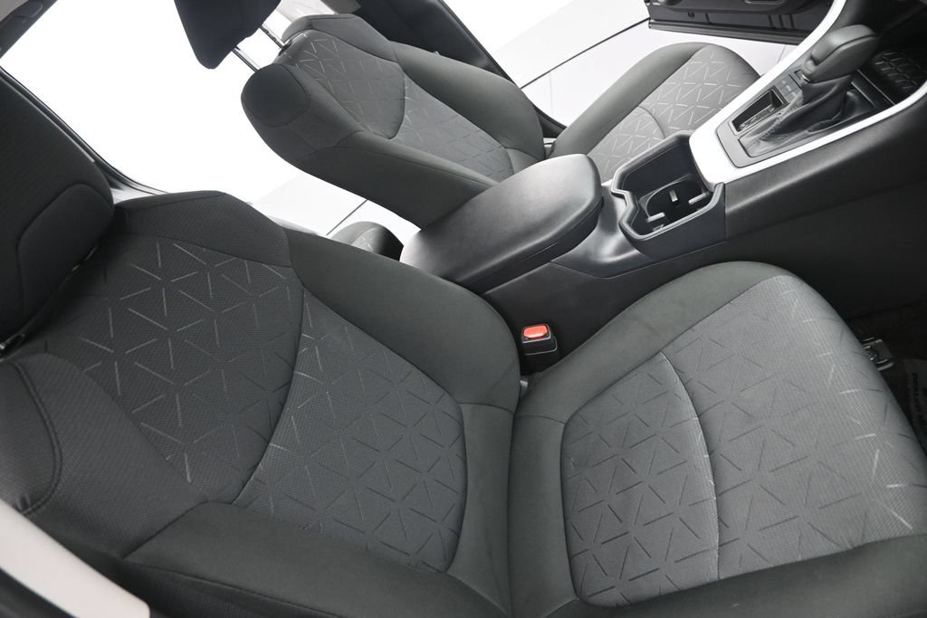 Used 2025 Toyota RAV4 XLE w/ Convenience Package FWD image 11