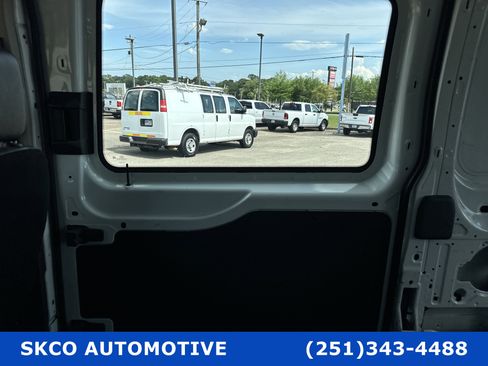 Used 2020 Ford Transit 250 Medium Roof image 14