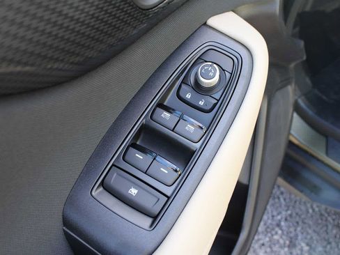 Used 2025 Subaru Outback Premium image 17