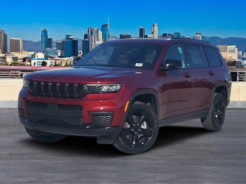 New 2025 Jeep Grand Cherokee L Altitude image 2
