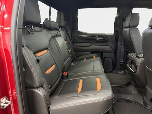 Used 2023 GMC Sierra 1500 AT4 w/ Technology Package AWD/4WD image 11