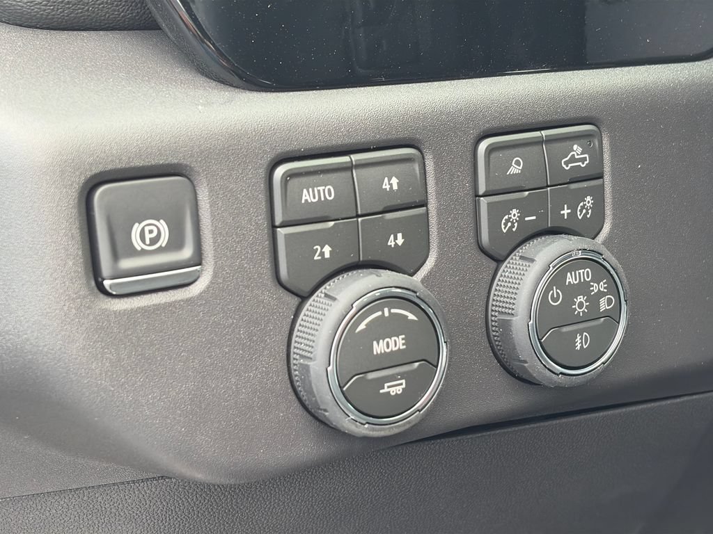 New 2026 Chevrolet Silverado 1500 RST w/ RST All Star Premium Package AWD/4WD image 16