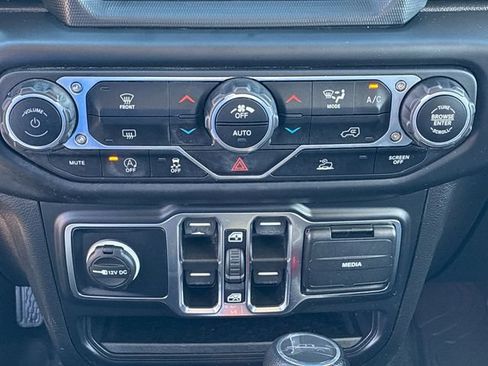 Used 2022 Jeep Gladiator Sport AWD/4WD image 21