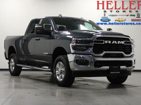 Used 2026 RAM 2500 Big Horn AWD/4WD image 1