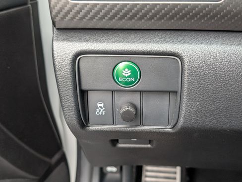 Used 2016 Honda Accord Sport image 14