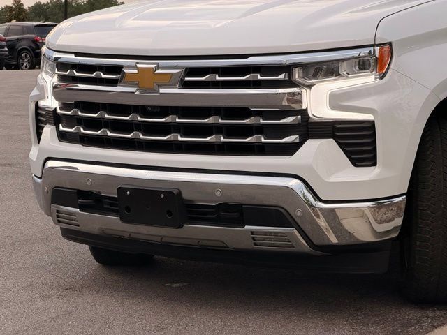 Used 2022 Chevrolet Silverado 1500 LTZ AWD/4WD image 6