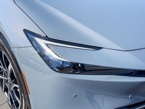 Used 2023 Toyota Prius Prime Premium image 7