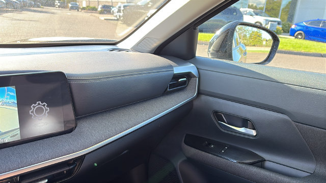 Certified 2025 Nissan Kicks SV AWD/4WD image 19