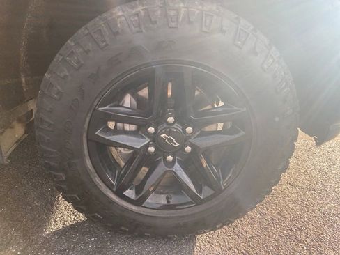 Used 2019 Chevrolet Silverado 1500 LT Trail Boss image 15