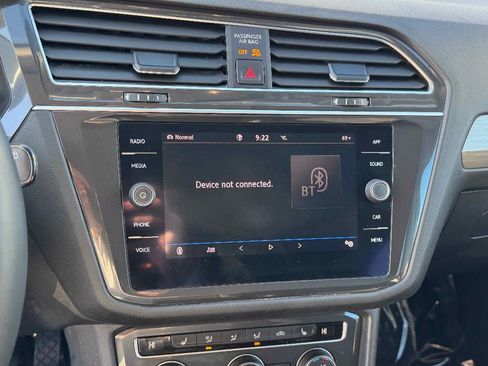 Used 2020 Volkswagen Tiguan SE w/ 3rd Row Seat Package image 15