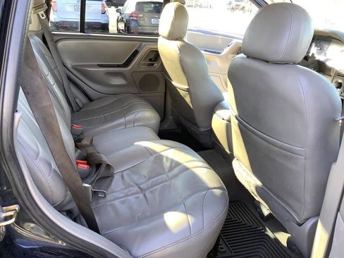 Used 2004 Jeep Grand Cherokee Laredo w/ Convenience Group image 29