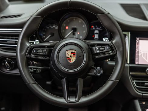 Certified 2023 Porsche Macan S AWD/4WD image 13