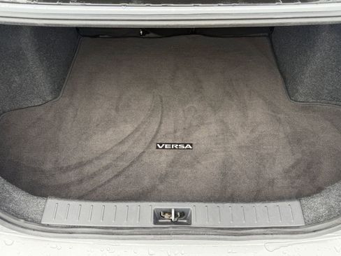Used 2025 Nissan Versa SV FWD image 27
