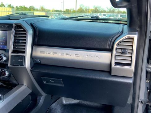 Used 2021 Ford F250 Platinum w/ FX4 Off-Road Package image 17