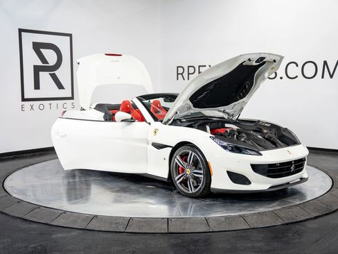 Used 2019 Ferrari Portofino image 20