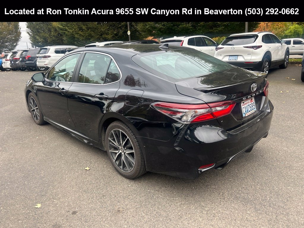 Used 2021 Toyota Camry SE w/ Cold Weather Package FWD image 5