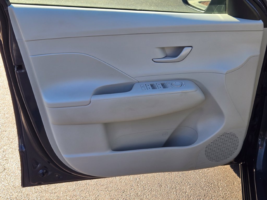 Used 2024 Hyundai Kona SEL FWD image 29