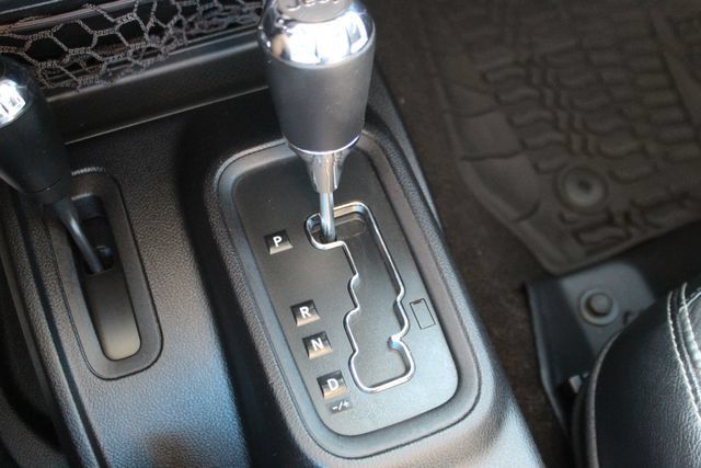 Used 2016 Jeep Wrangler Unlimited Sahara w/ Connectivity Group AWD/4WD image 20