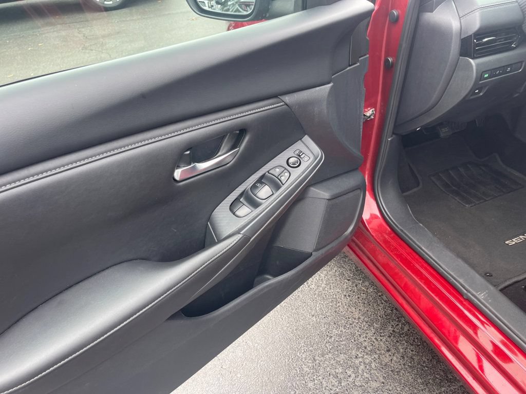 Used 2025 Nissan Sentra SV FWD image 9