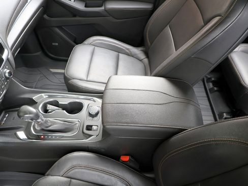 Used 2021 Chevrolet Traverse Premier w/ Redline Edition image 43