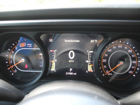 Used 2024 Jeep Wrangler Unlimited Sport AWD/4WD image 27