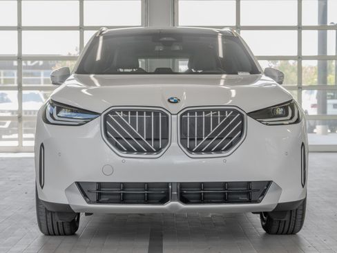 Used 2025 BMW X3 xDrive30i w/ M Sport Package AWD/4WD image 11