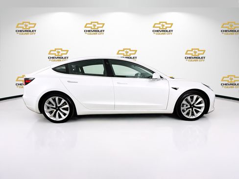 Used 2020 Tesla Model 3 Standard Range Plus RWD image 9