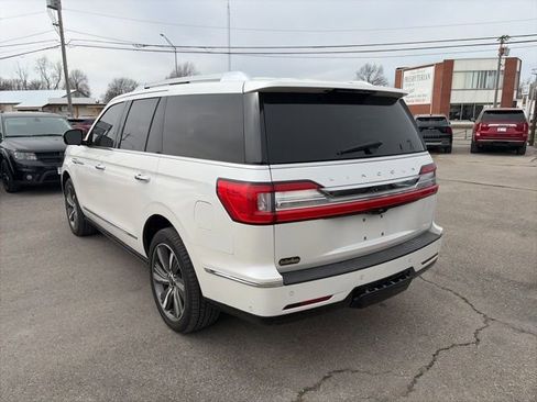 Used 2019 Lincoln Navigator Reserve image 4