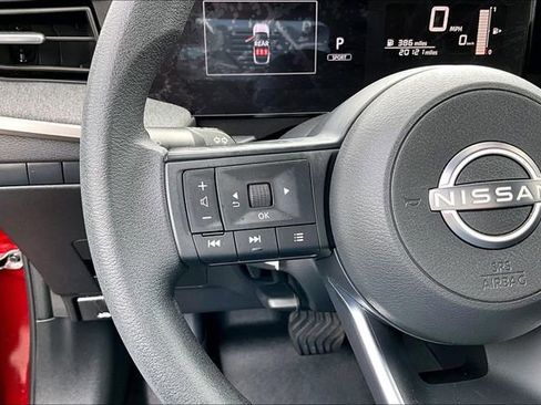 Used 2025 Nissan Kicks SV image 10