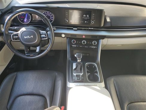 Certified 2023 Kia Carnival LX image 8