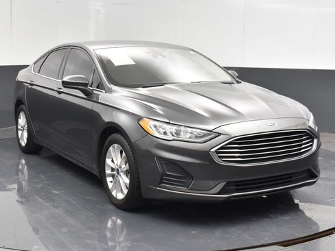 Used 2019 Ford Fusion SE FWD image 11