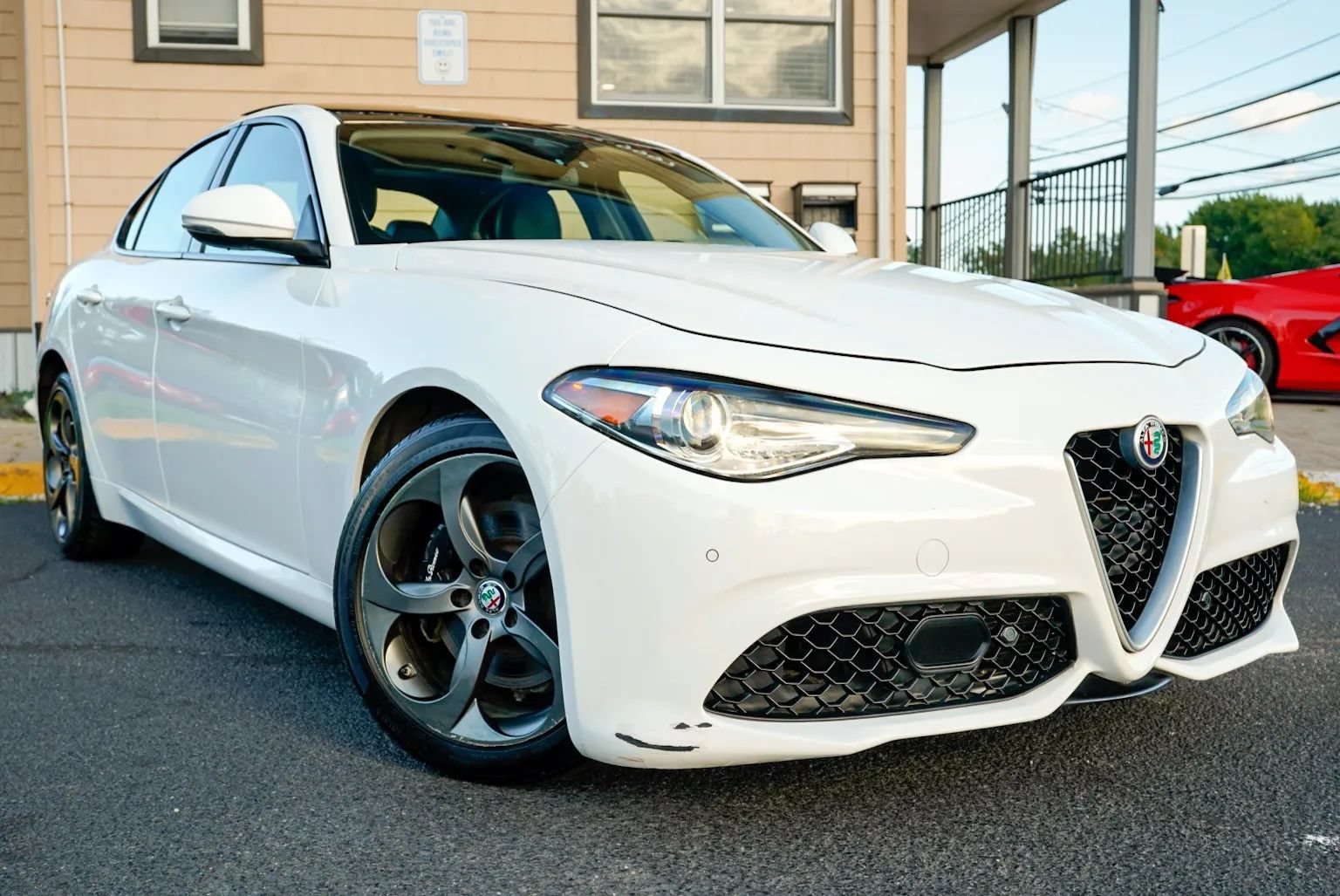Used 2017 Alfa Romeo Giulia AWD image 3