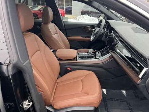 Used 2025 Audi Q8 Premium Plus image 27