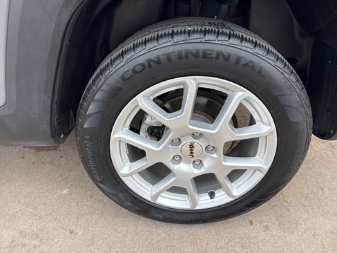 Used 2022 Jeep Renegade Latitude w/ Convenience Group image 11