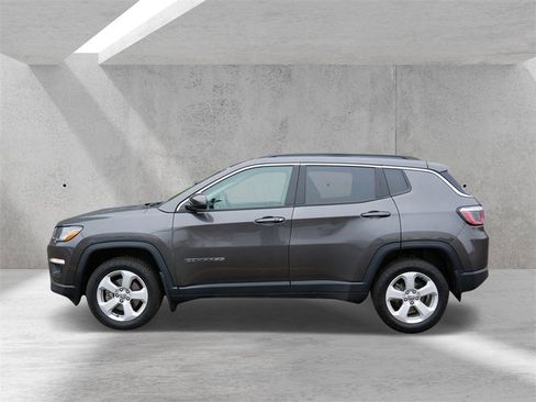 Used 2018 Jeep Compass Latitude w/ Cold Weather Group image 5