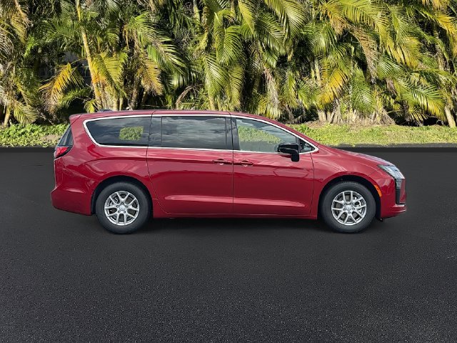New 2027 Chrysler Pacifica Select FWD image 3