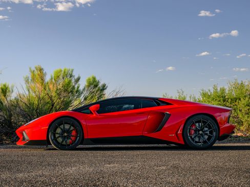 Used 2013 Lamborghini Aventador LP 700-4 image 59