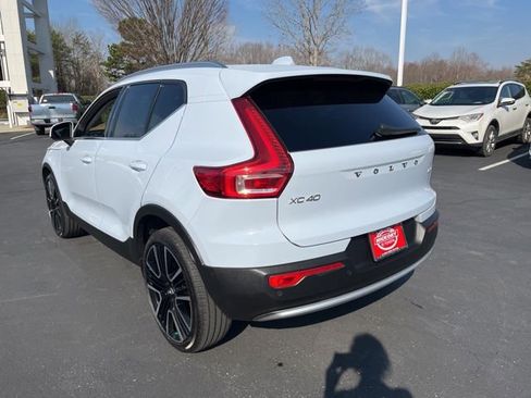 Used 2024 Volvo XC40 B5 Plus w/ Protection Package Premier image 11