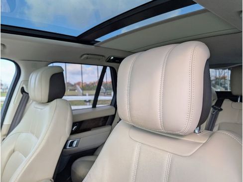 Used 2019 Land Rover Range Rover HSE image 16