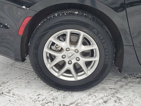 Used 2022 Chrysler Pacifica Touring-L image 5