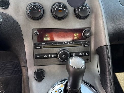 Used 2007 Pontiac Solstice Convertible w/ Premium Package RWD image 13