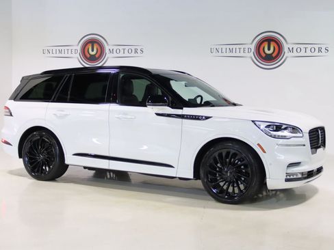 Used 2024 Lincoln Aviator Black Label AWD/4WD image 8