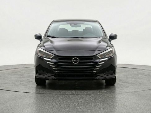 Used 2025 Nissan Versa SV image 2