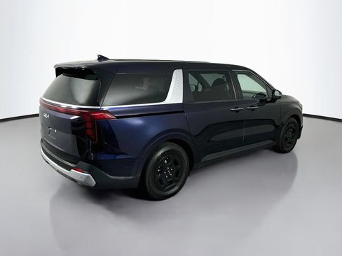 Used 2025 Kia Carnival FWD image 7