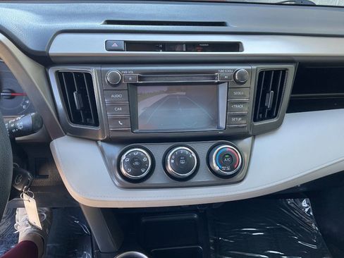 Used 2014 Toyota RAV4 LE FWD image 21