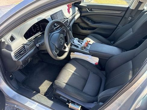 Used 2019 Honda Accord EX image 8