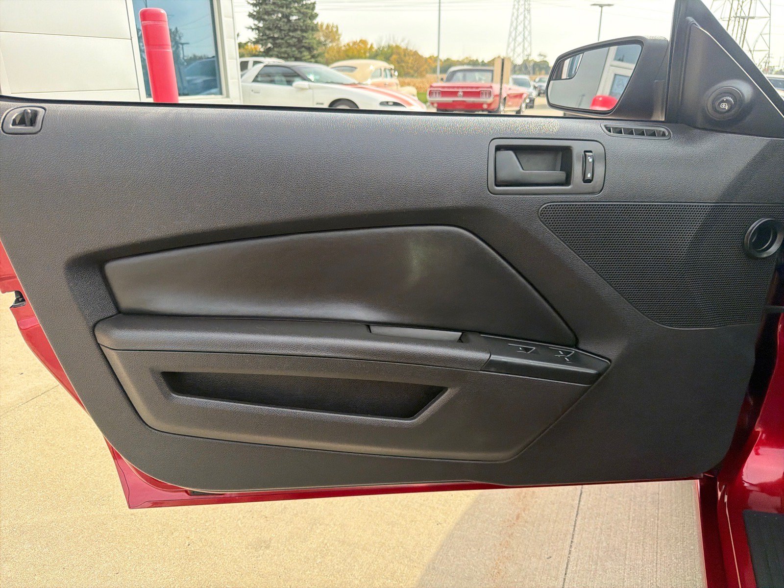 Used 2014 Ford Mustang Convertible RWD image 11