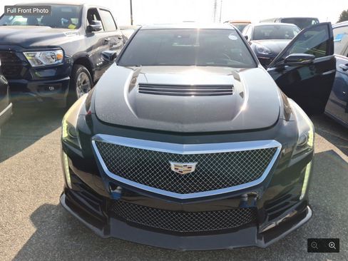 Used 2017 Cadillac CTS V w/ Luxury Package RWD image 5