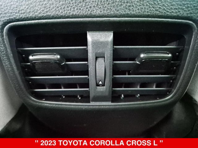 Used 2023 Toyota Corolla Cross L AWD/4WD image 30